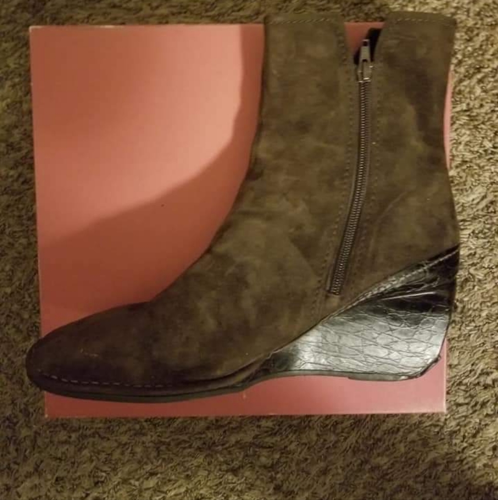 Vaneli booties chocolate brown